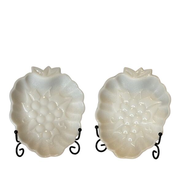 Vintage Hazel Atlas Set of 2 Grape Plates, White Milk Glass, EUC - Picture 1 of 5